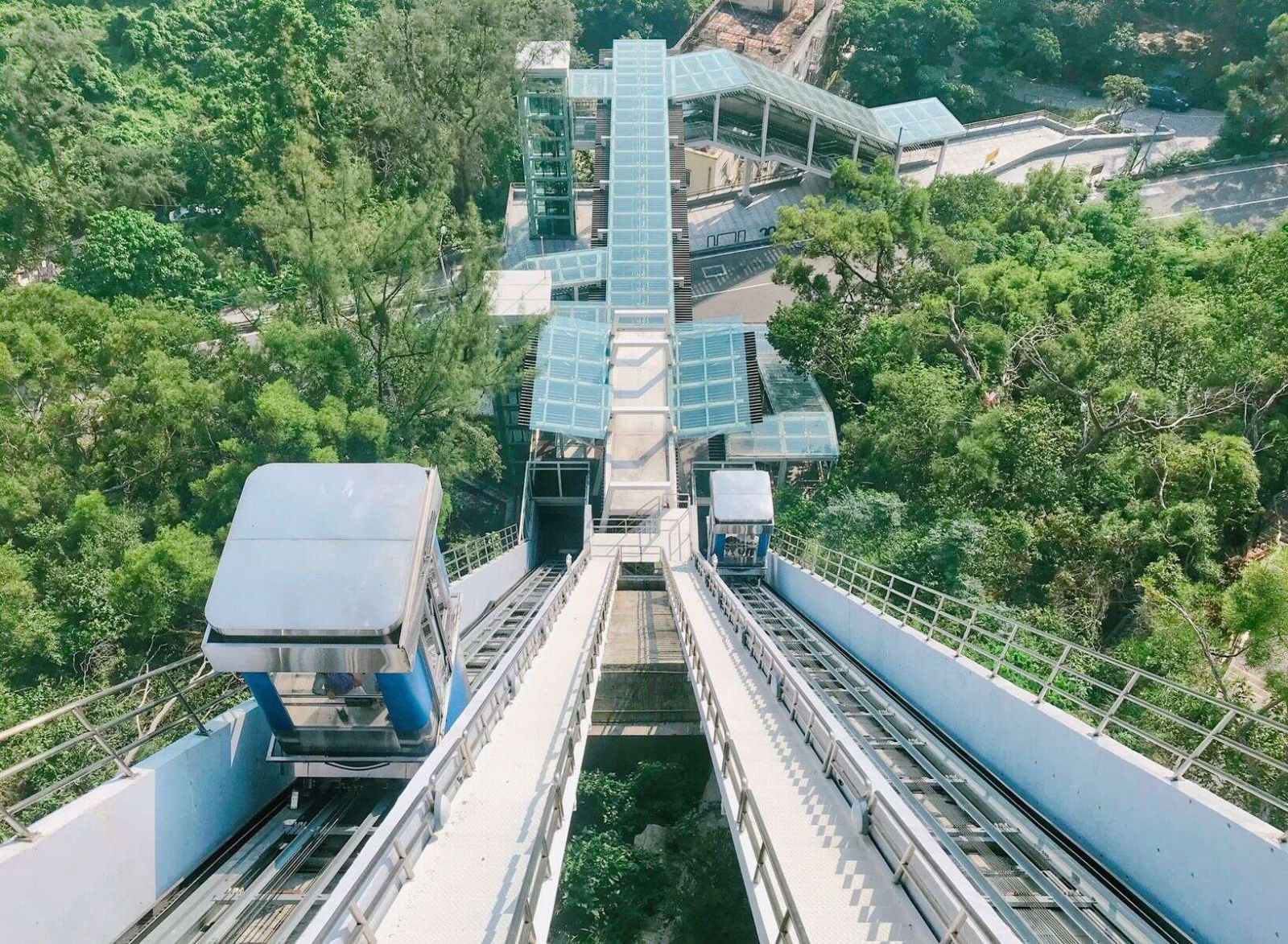 大潭山斜行电梯