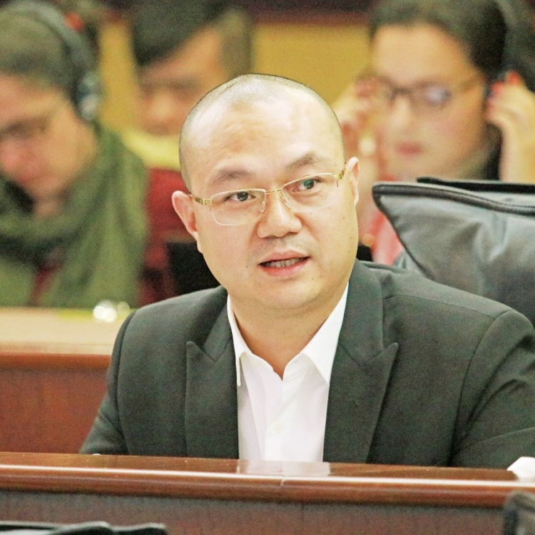 施家伦:努力斡旋珠海市政府