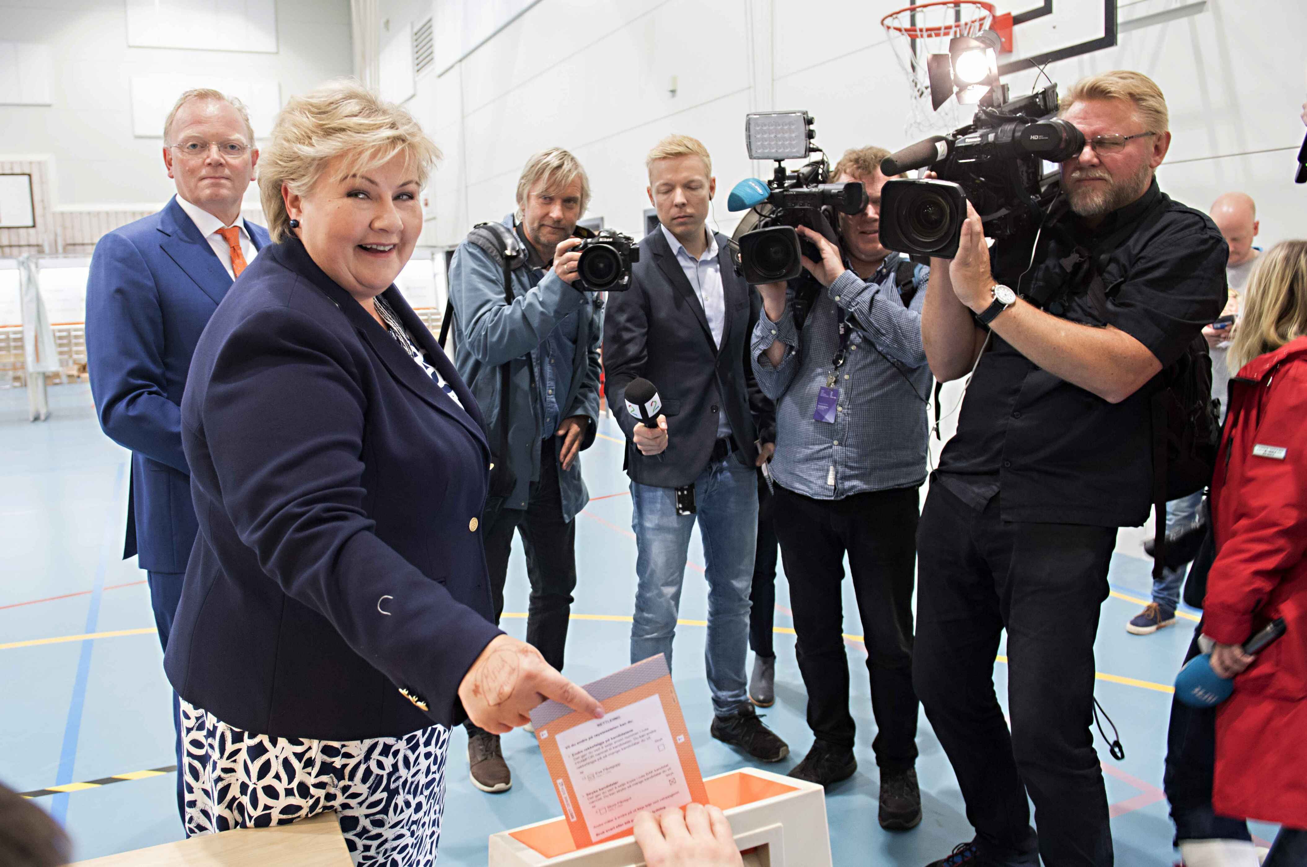 挪威首相索尔贝格图片