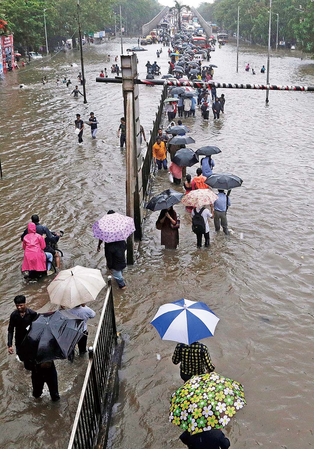 12年来最惨南亚水灾杀千人