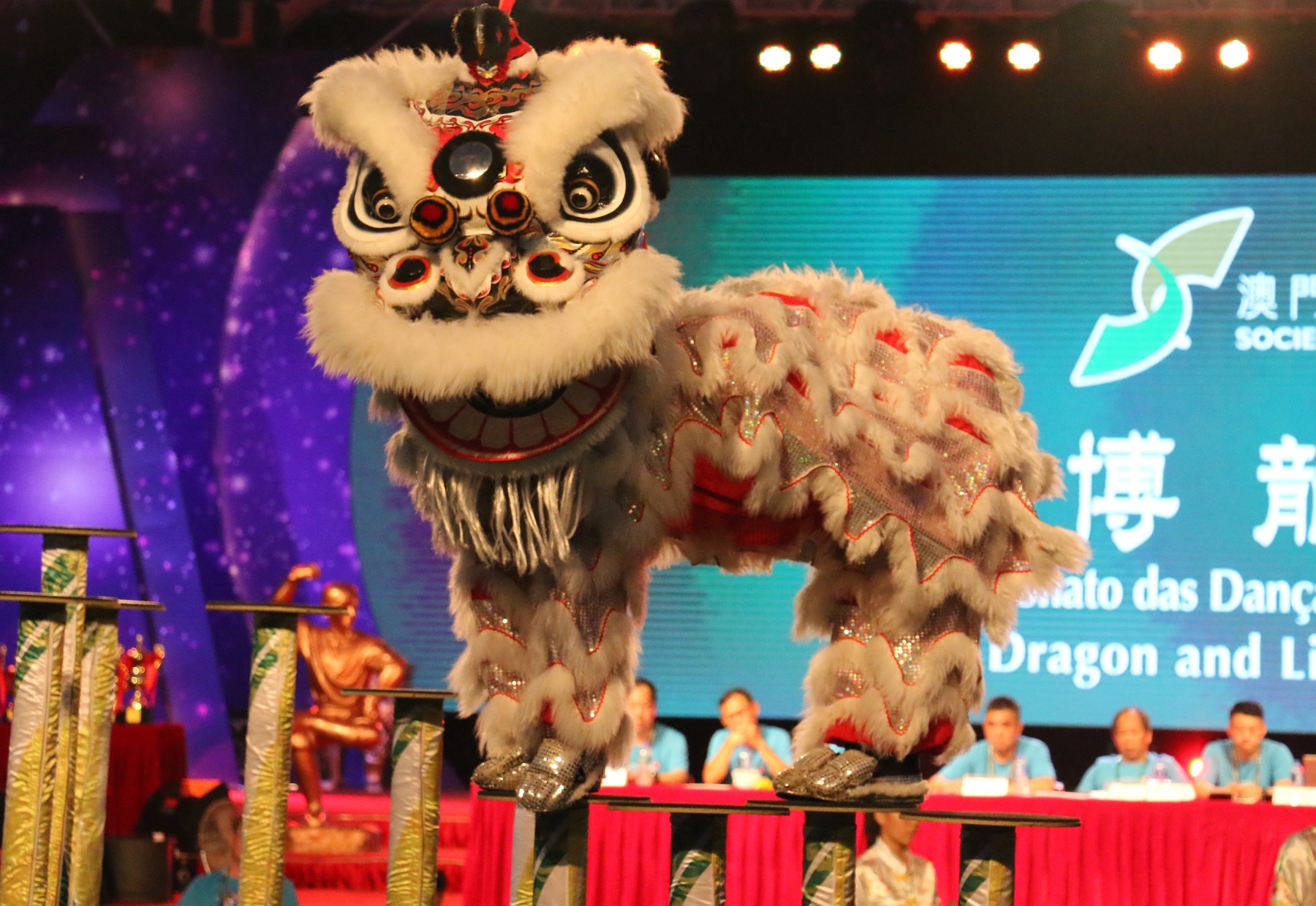 广东队夺武林群英会舞狮比赛冠军