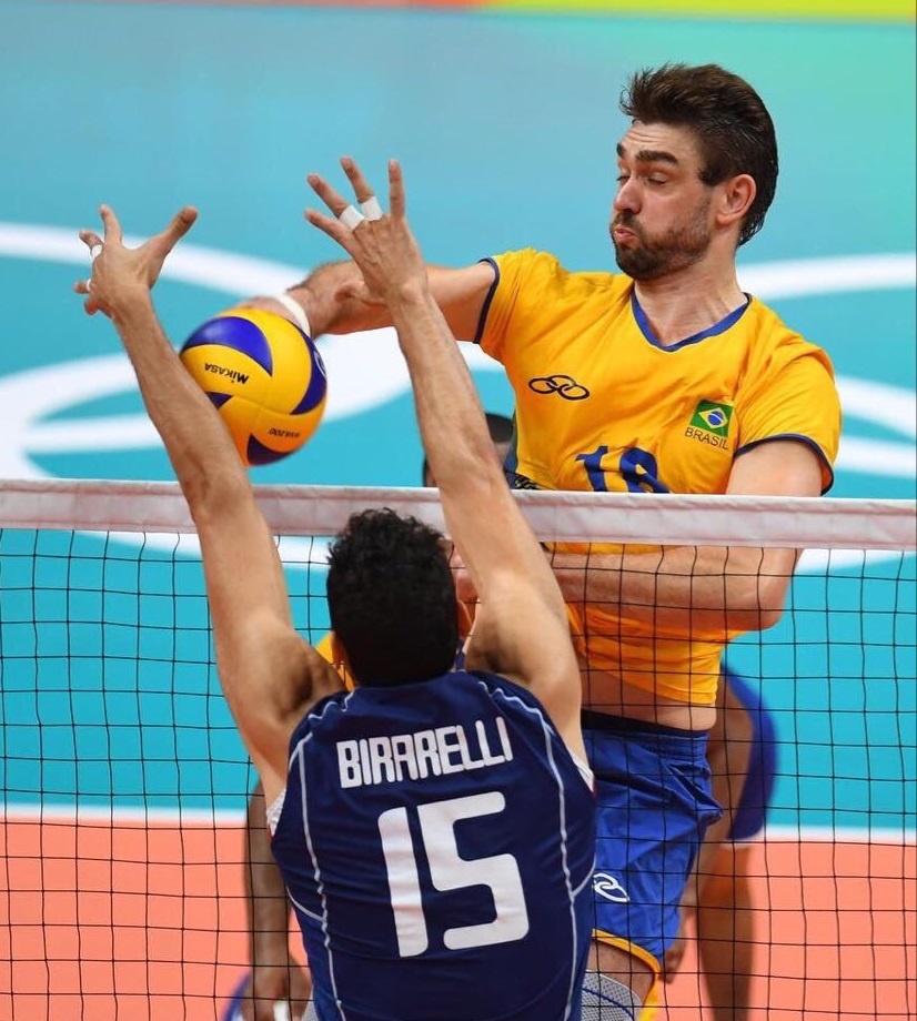 巴西男排奥运摘金