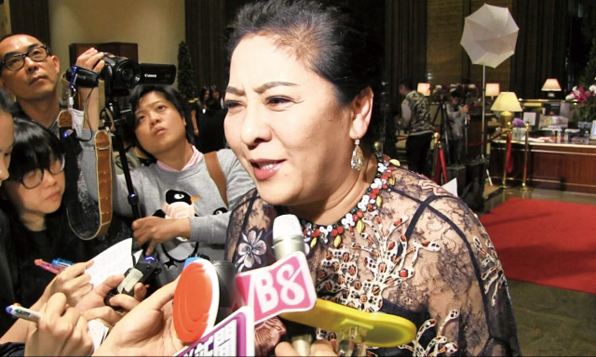 陈岚 爆成龙曾遭勒索巨款-澳门葡京赌场官网