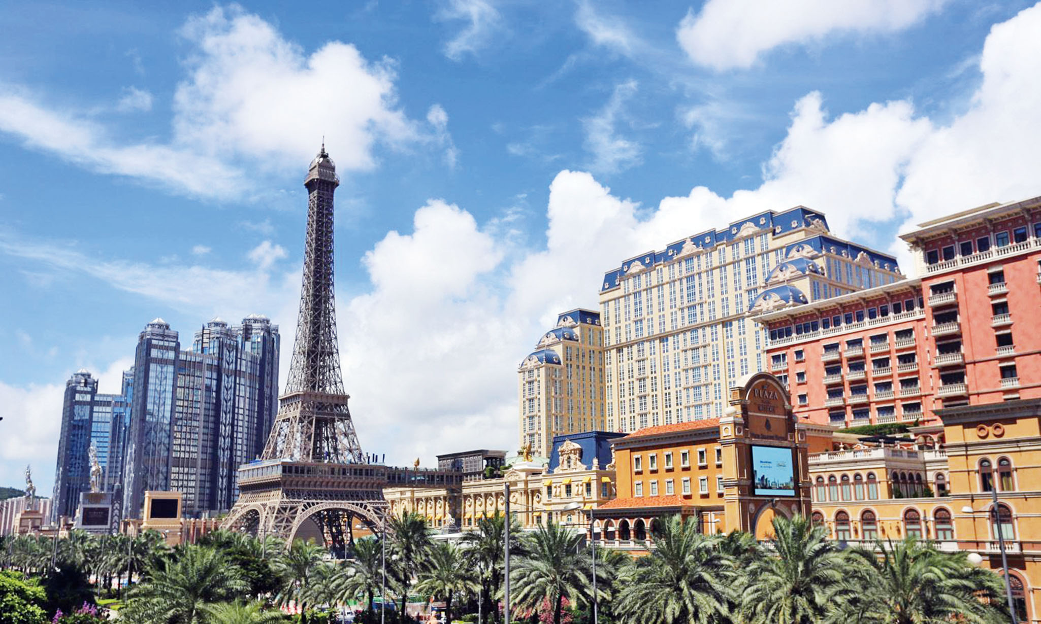 澳门巴黎人自去年9月13日开始营运起录得娱乐场收益净额3.53亿美元.