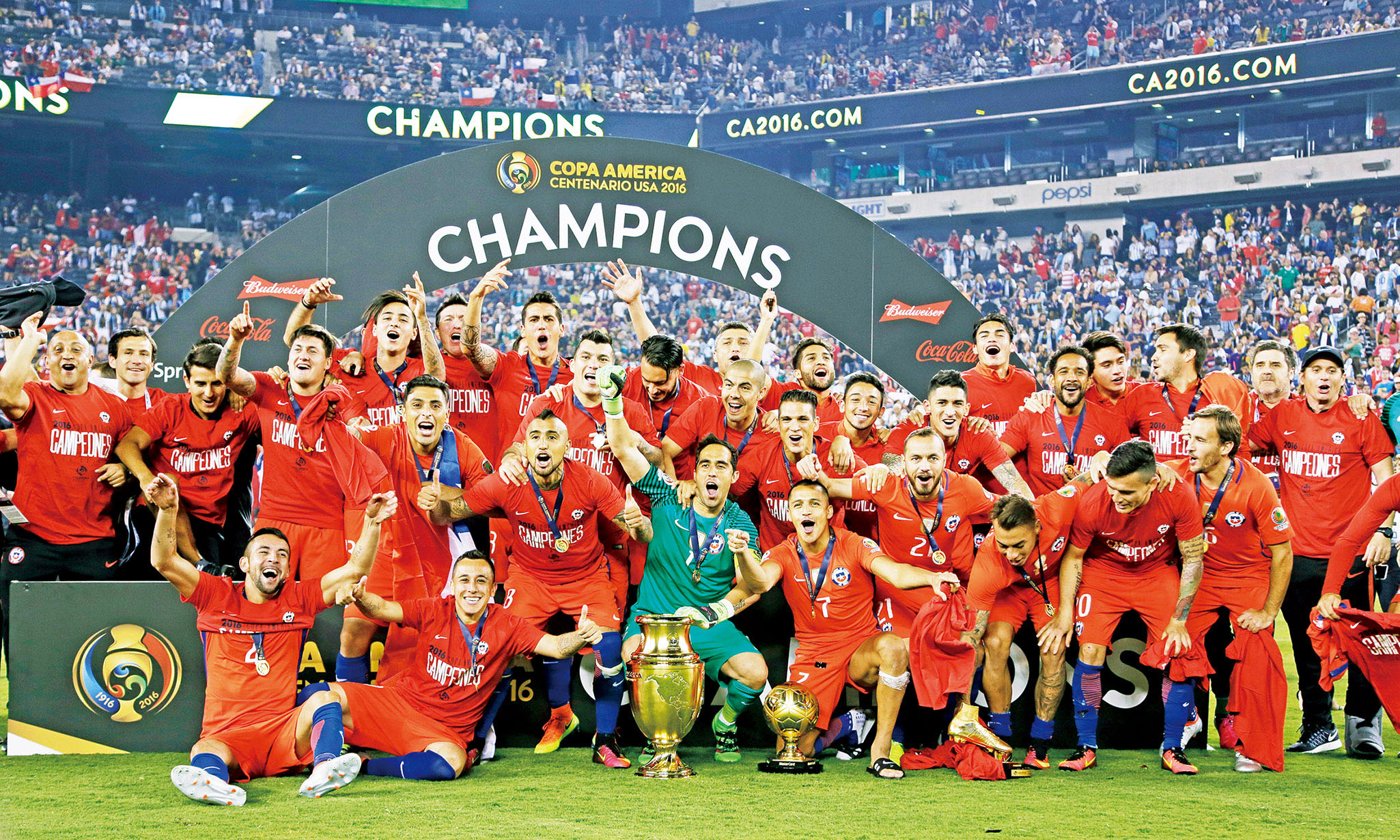 体育新闻 捧走百周年美洲杯 智利 28/06/2016 5124 继上届比赛后,智利