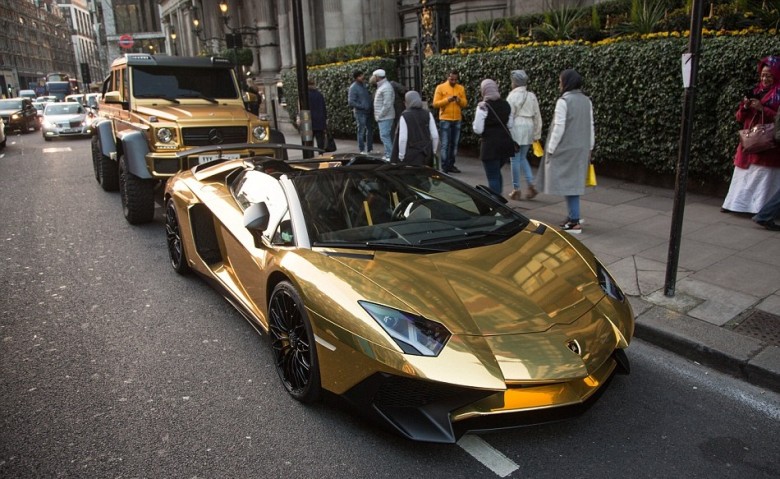 黄金超跑登陆伦敦街头