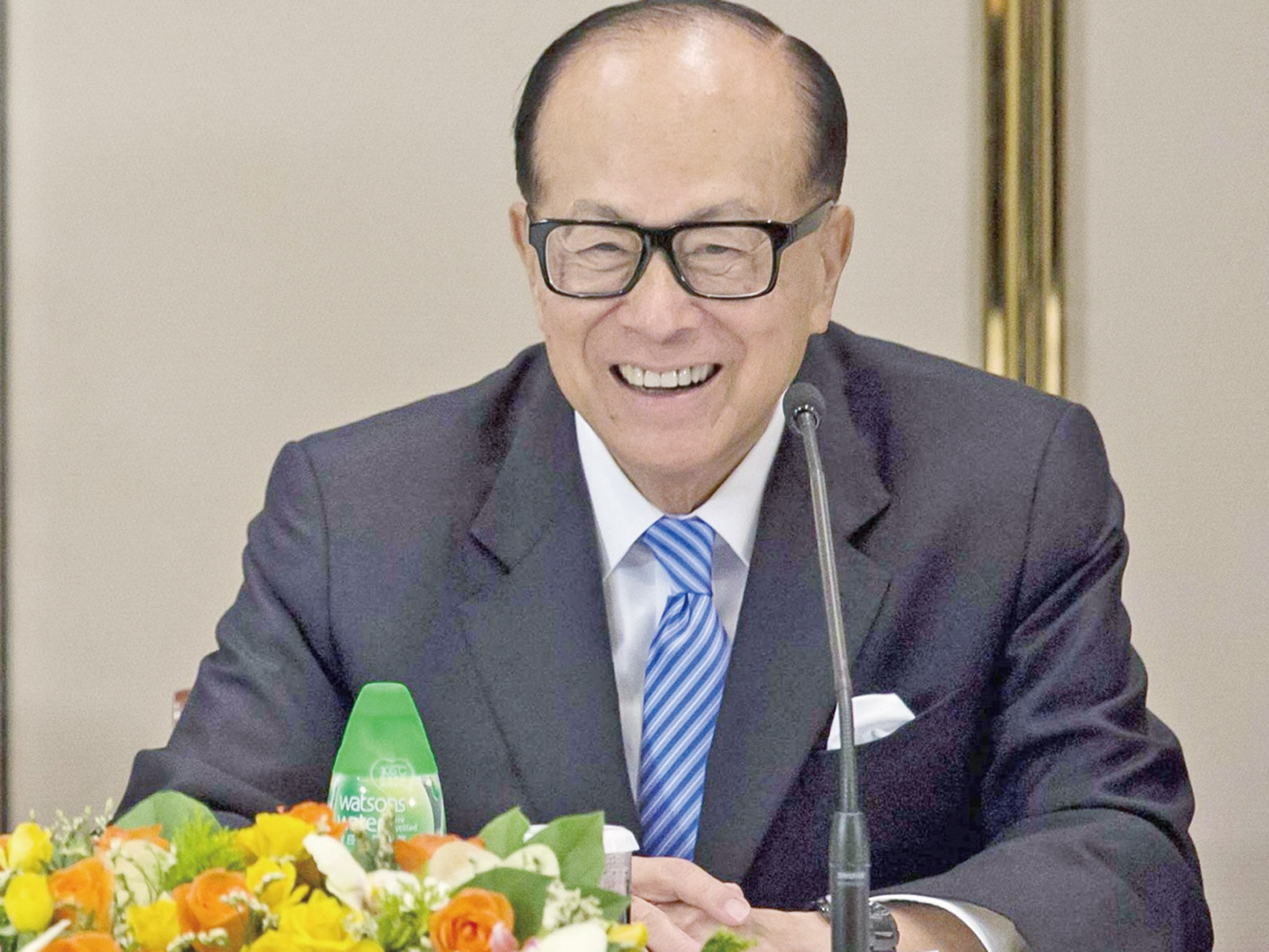 王健林位列华人首富