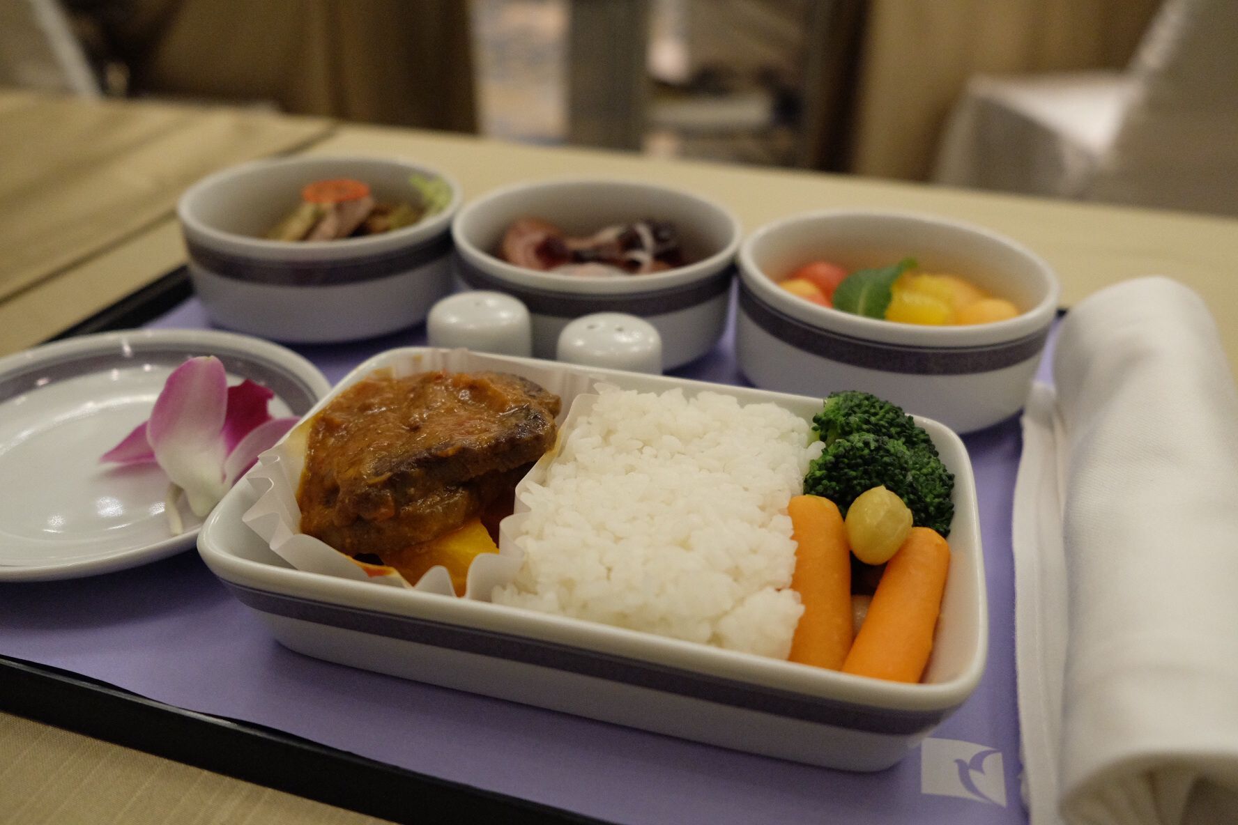 发布30道全新商务舱飞机餐