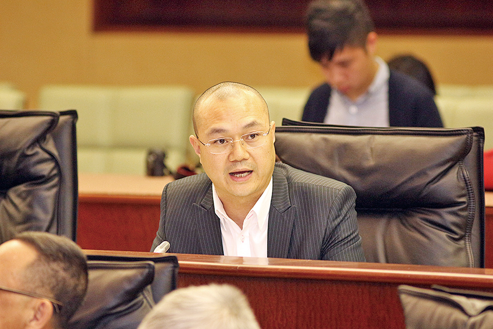 施家伦:造成商铺与业主负担