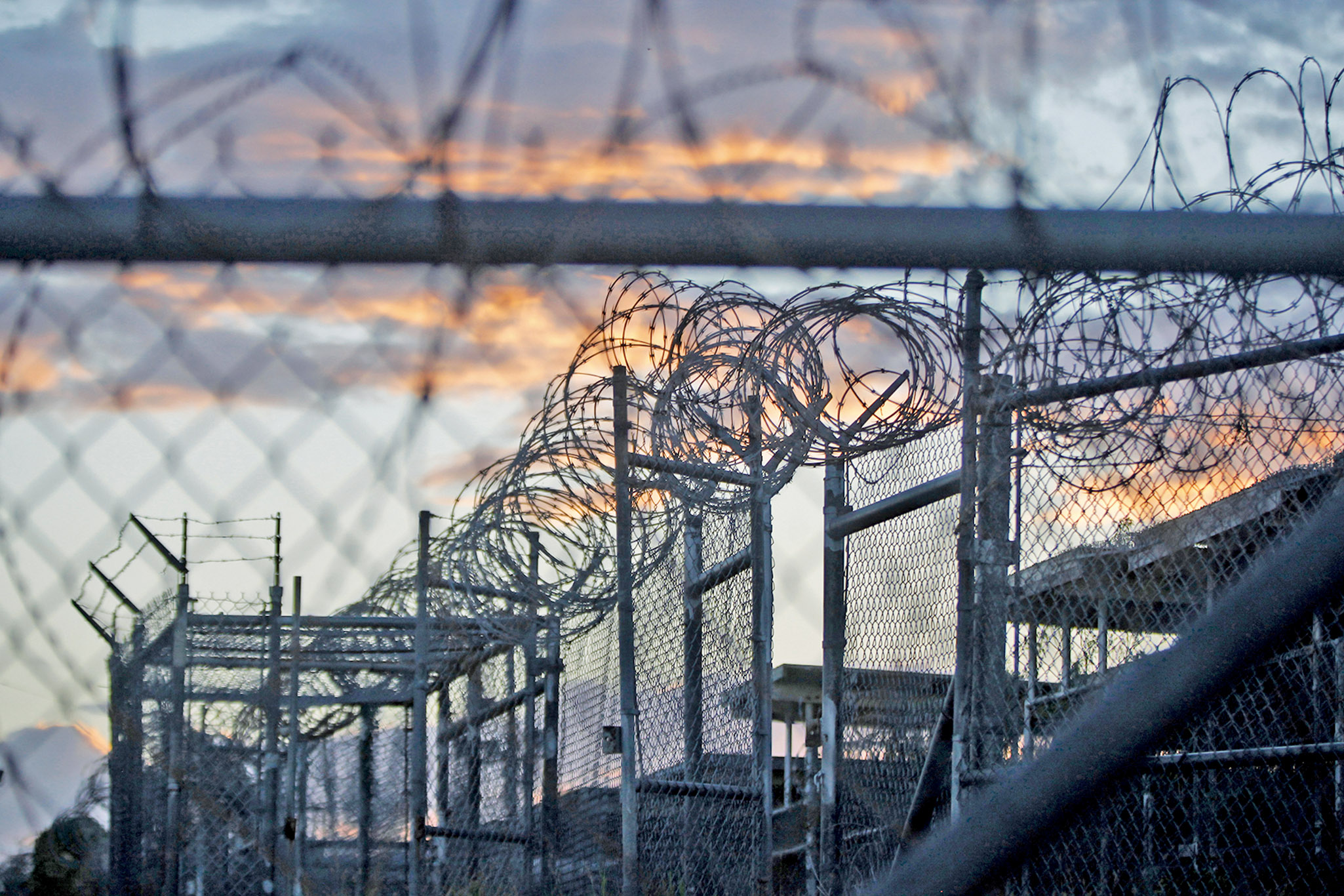 奥巴马任内最大的转移行动,让关塔那摩湾监狱降至61名囚犯.