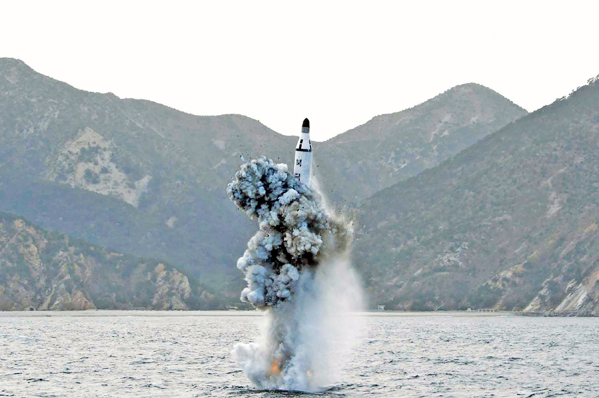 朝射飞弹落日本防识区