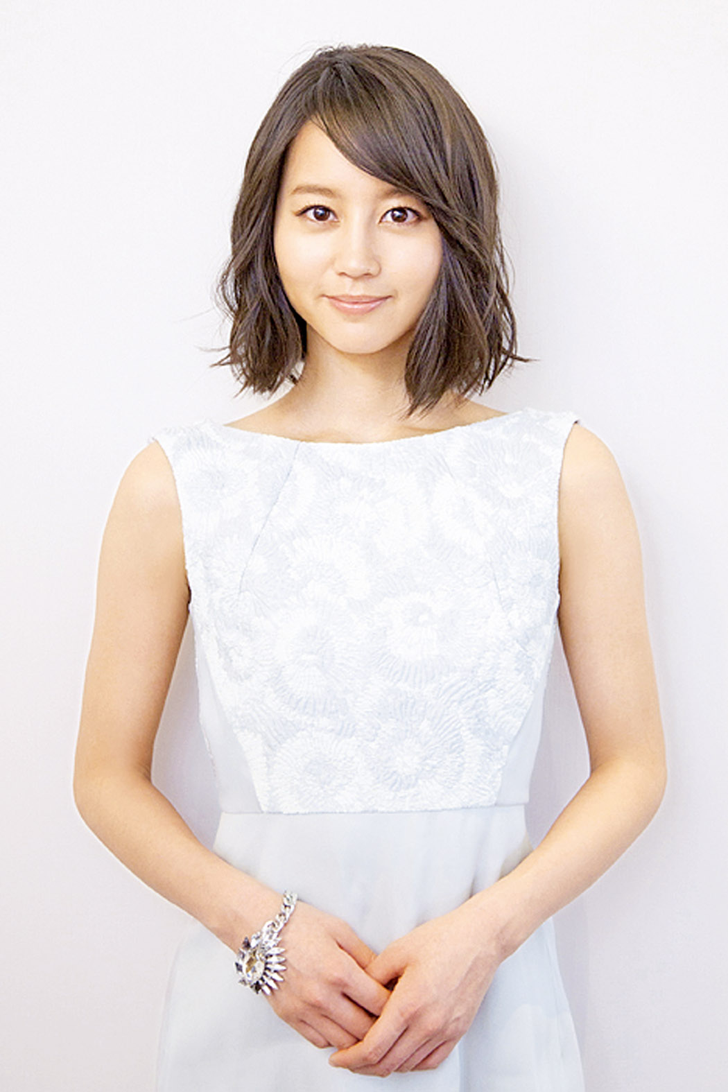 堀北真希透过经理人表示已怀孕三个月.