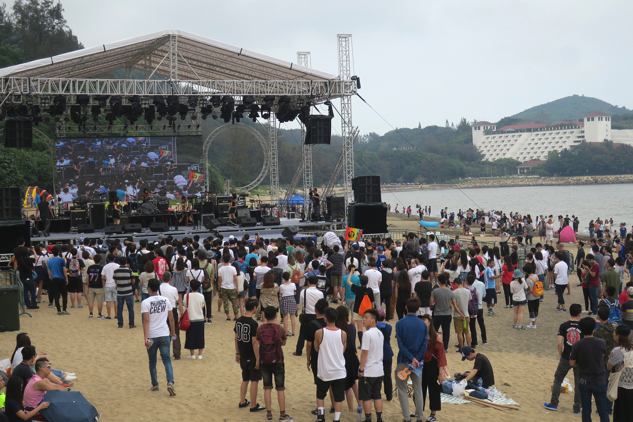 首日沙滩音乐会停电当局致歉 昨演出顺利料两日观众17,000人-澳门葡京