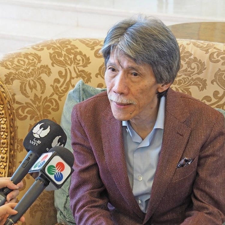 周锦辉:冀赌牌竞投