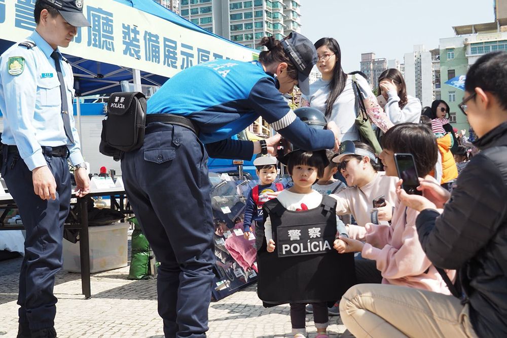 天鴿救人英雄獲頒好市民獎