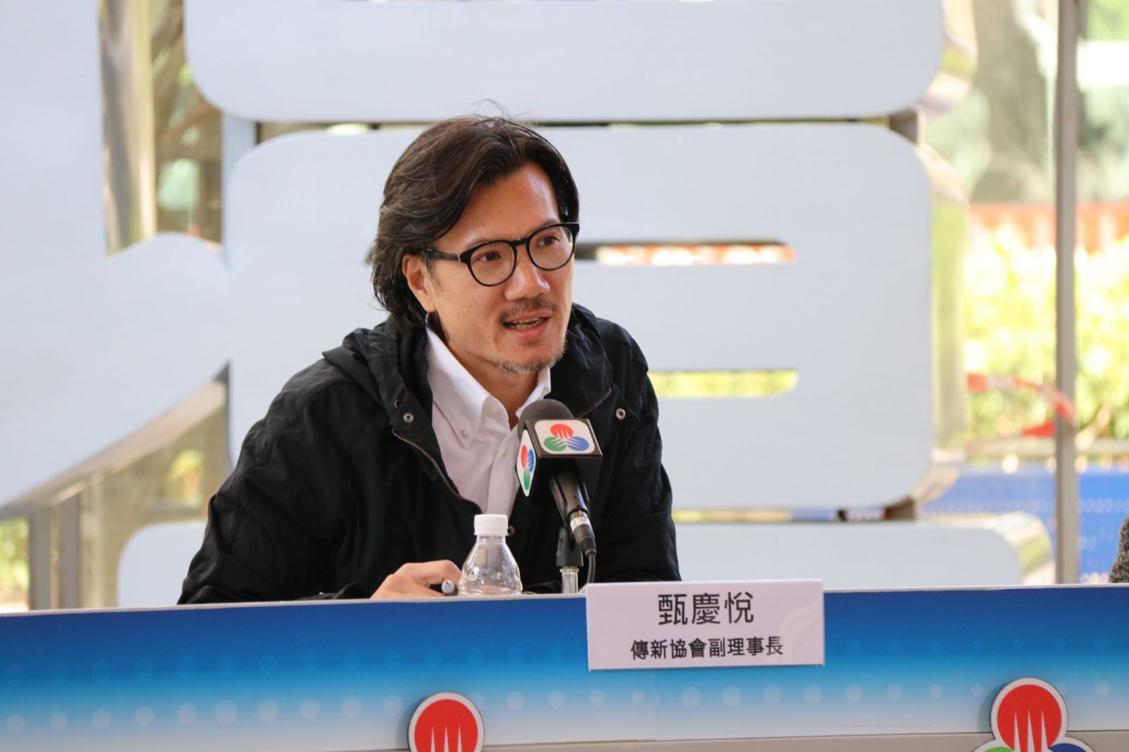 刘建豪,地产业总商会副会长梁明辉以及传新澳门协会副理事长甄庆悦,就